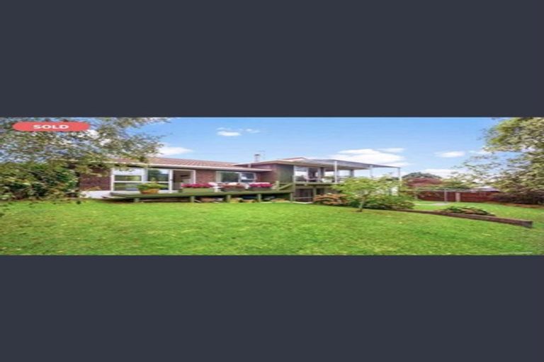 Photo of property in 9 Forsythe Place, Massey, Auckland, 0614