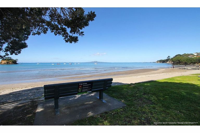 Photo of property in 1/964 Beach Road, Torbay, Auckland, 0630