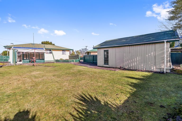 Photo of property in 24 Cochrane Street, Fairy Springs, Rotorua, 3015