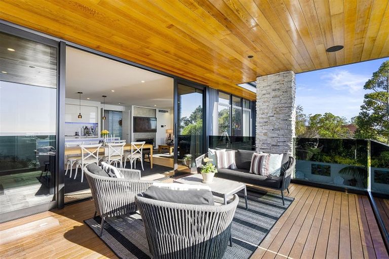 Photo of property in 123a Churchill Road, Rothesay Bay, Auckland, 0630