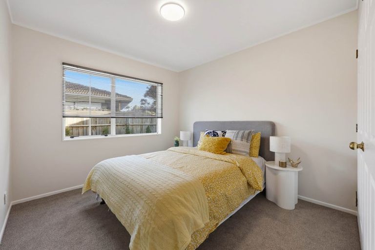 Photo of property in 36 Matterhorn Crescent, Northpark, Auckland, 2013