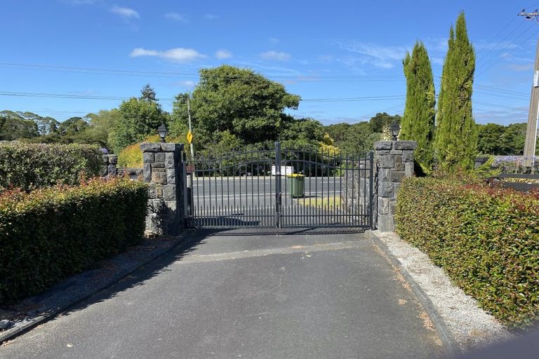 Photo of property in 480 Paremoremo Road, Paremoremo, Auckland, 0632