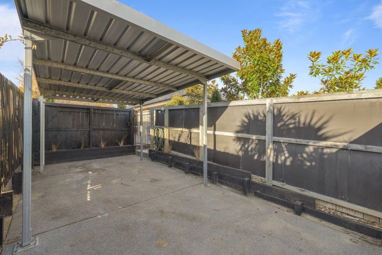 Photo of property in 33 Broadhaven Avenue, Parklands, Christchurch, 8083