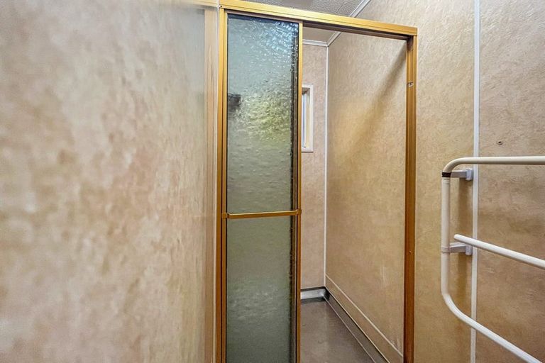 Photo of property in 17 Epping Place, Richmond Heights, Taupo, 3330