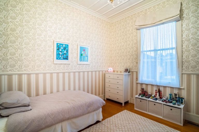 Photo of property in 249 Glenfield Road, Hillcrest, Auckland, 0627