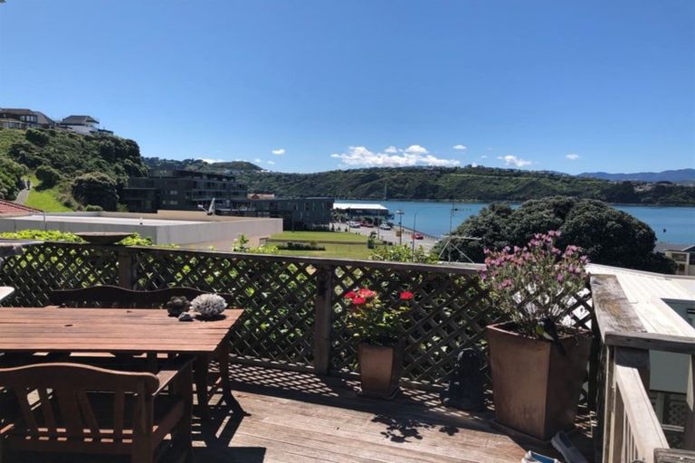 Photo of property in 1/382 Evans Bay Parade, Hataitai, Wellington, 6021