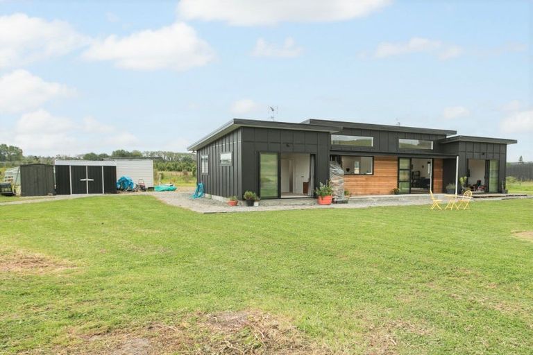 Photo of property in 34 Pourerere Road, Waipawa, 4271