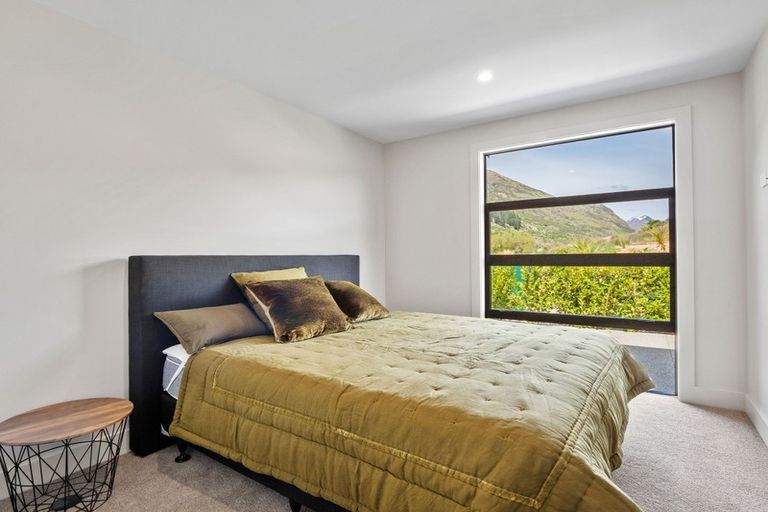 Photo of property in 35 Alps View Place, Lake Hayes, Queenstown, 9304