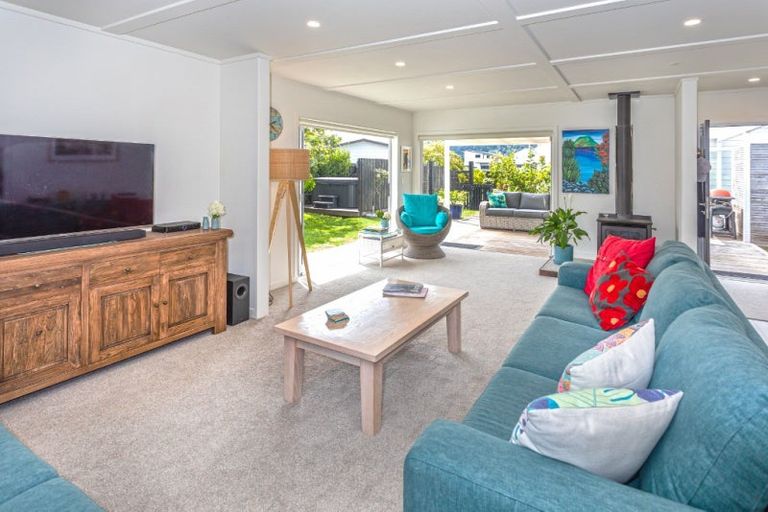 Photo of property in 107 Riverview Road, Whangamata, 3620