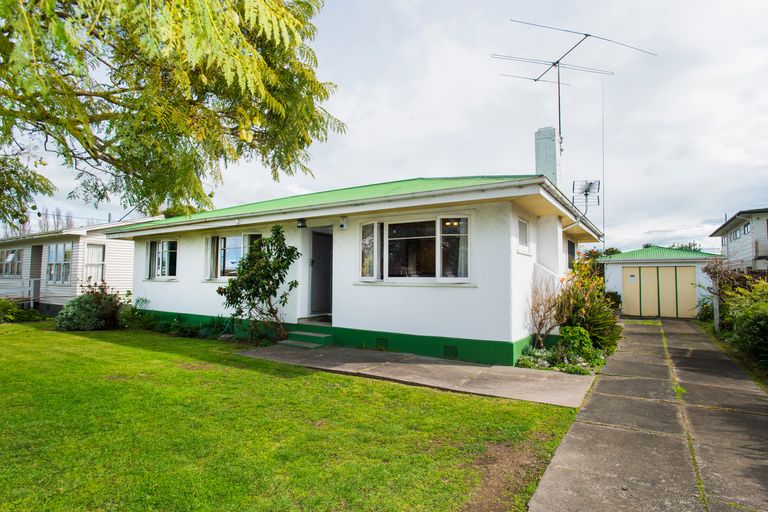 Photo of property in 215 Lytton Road, Elgin, Gisborne, 4010