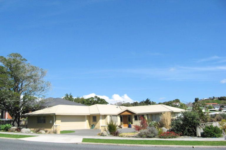 Photo of property in 225 Heta Road, Merrilands, New Plymouth, 4312