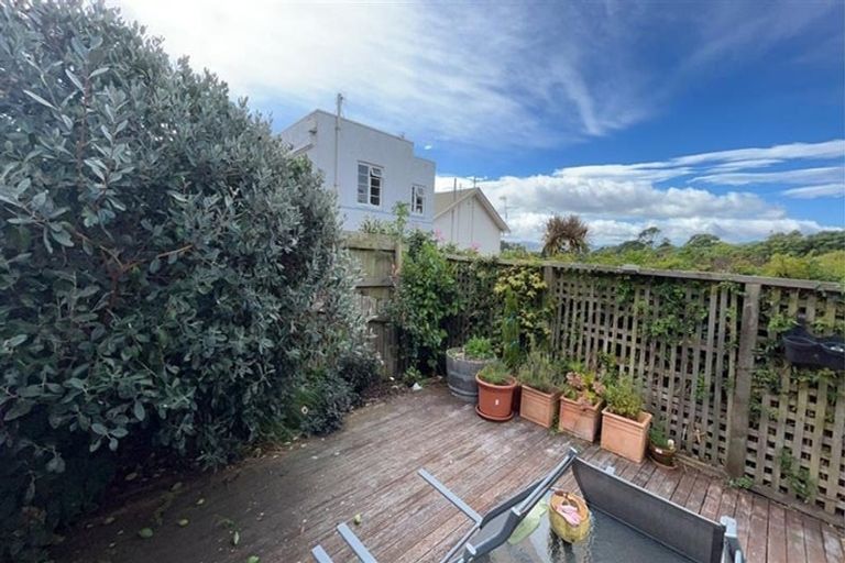 Photo of property in 18a Saint Mary Street, Thorndon, Wellington, 6011