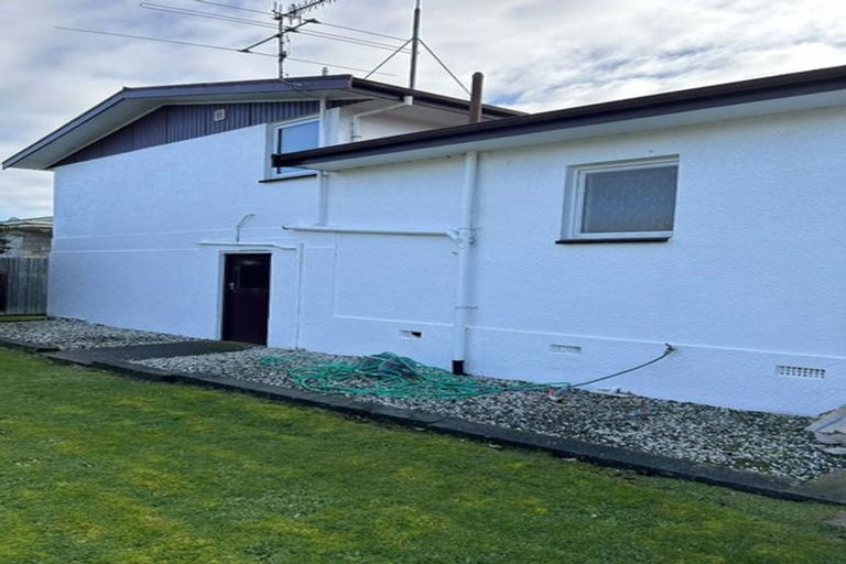 Photo of property in 17 Grange Street, Winton, 9720