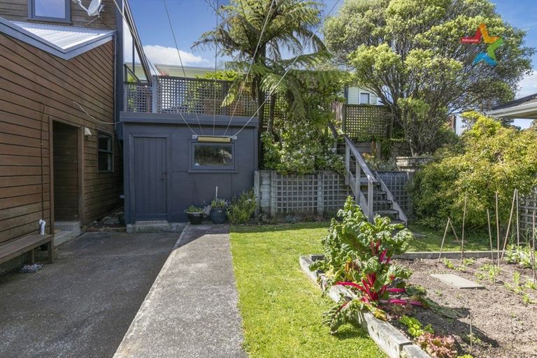 Photo of property in 7 Pekanga Road, Normandale, Lower Hutt, 5010