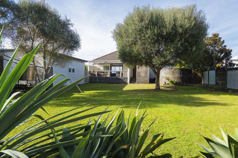 Photo of property in 28 Moana Road, Okitu, Gisborne, 4010