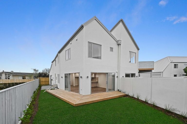 Photo of property in 3/24 Pickering Crescent, Chedworth, Hamilton, 3210