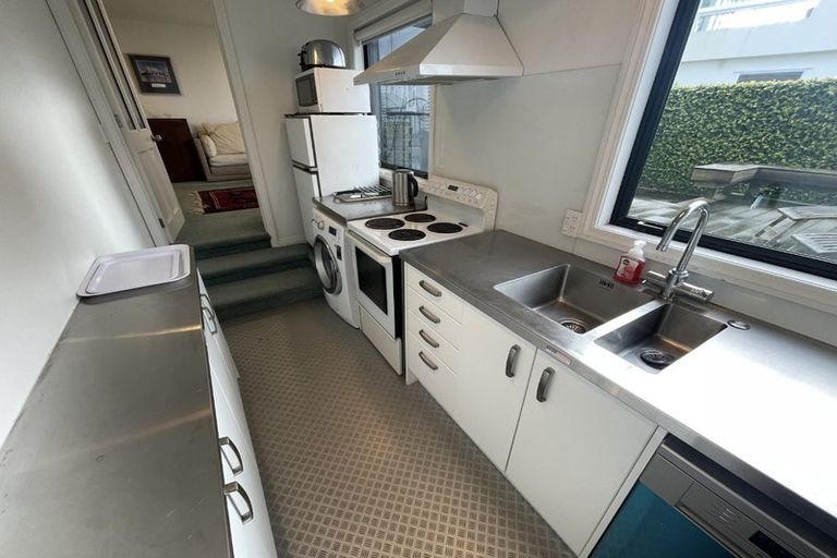 Photo of property in 22 King Edward Parade, Devonport, Auckland, 0624