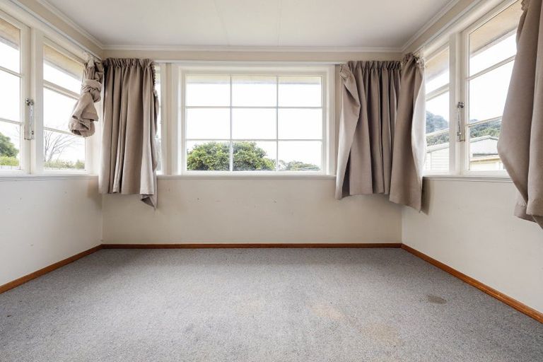 Photo of property in 37 Montgomery Crescent, Bader, Hamilton, 3206