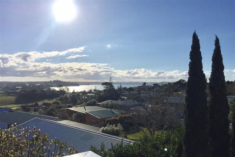 Photo of property in 1/74 Stanmore Bay Road, Stanmore Bay, Whangaparaoa, 0932