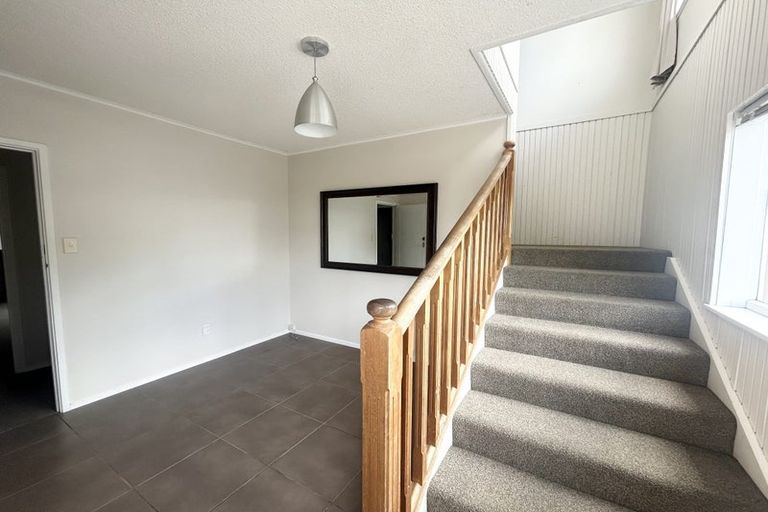 Photo of property in 1/48 Hogans Road, Glenfield, Auckland, 0629