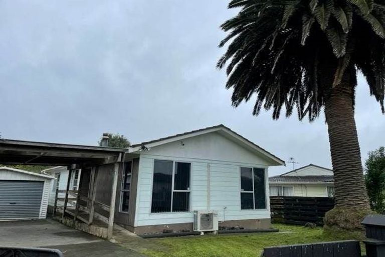 Photo of property in 24 Becker Drive, Weymouth, Auckland, 2103