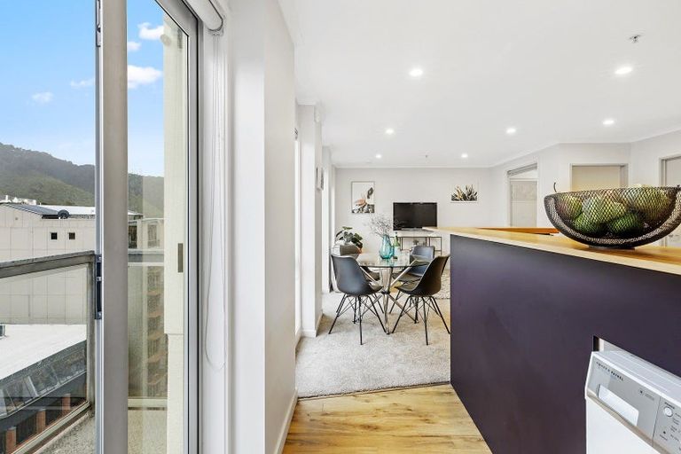 Photo of property in Terrace Heights Apartments, 10a/163 The Terrace, Wellington Central, Wellington, 6011
