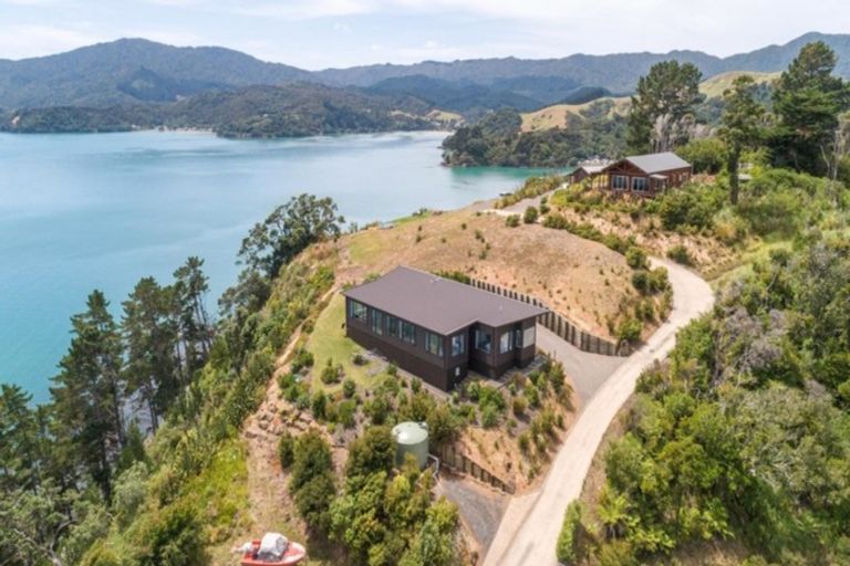 Photo of property in 1006 Wyuna Bay Road, Wyuna Bay, Coromandel, 3581