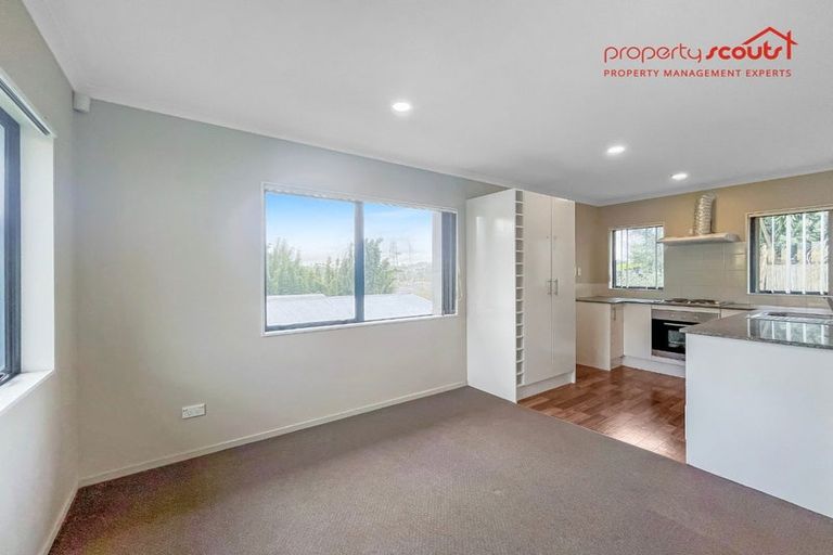 Photo of property in 25 Lilburn Crescent, Massey, Auckland, 0614