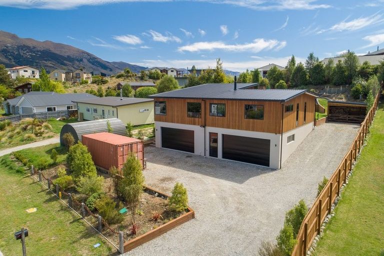 Photo of property in 14 Charles Court, Lake Hawea, Wanaka, 9382
