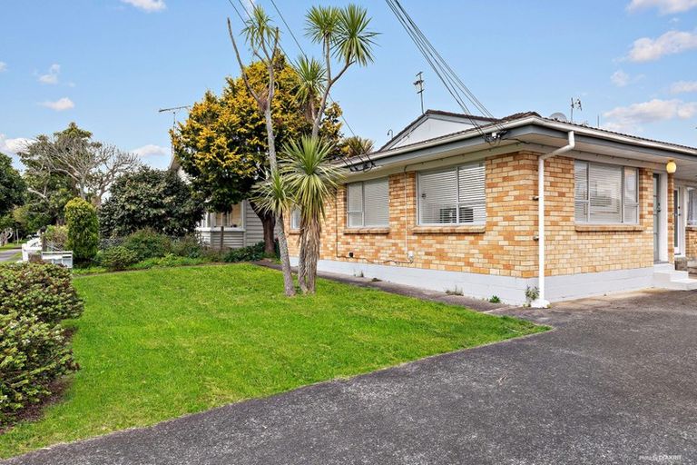 Photo of property in 1/12 Hazelmere Road, Sandringham, Auckland, 1025