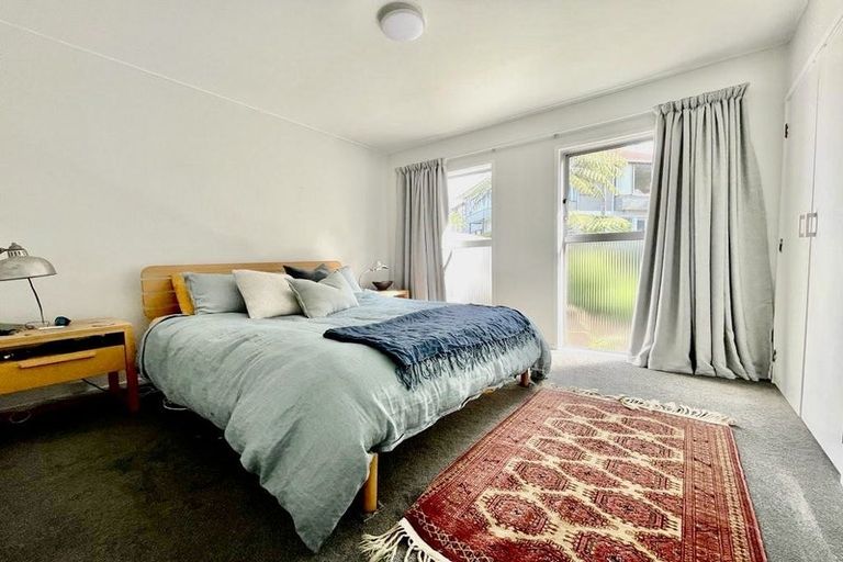 Photo of property in 2/4 Wilding Avenue, Northcote Point, Auckland, 0627