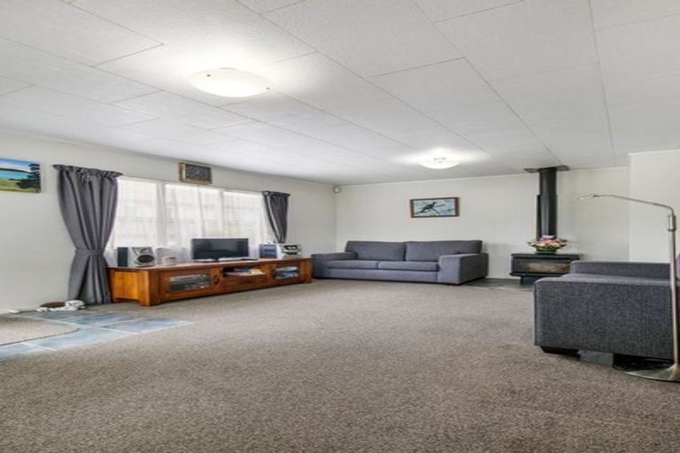 Photo of property in 2/23 Bernina Place, Weymouth, Auckland, 2103
