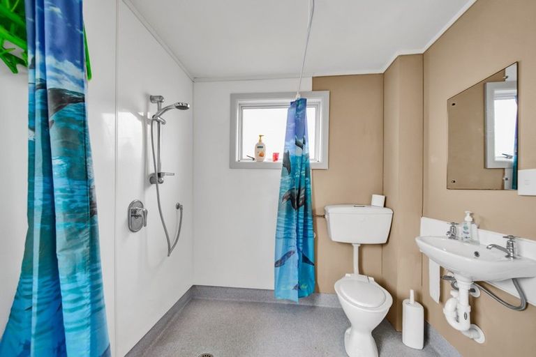 Photo of property in 26 Third Avenue, Urenui, 4377