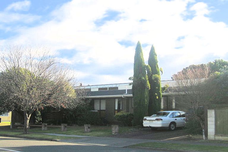 Photo of property in 26 Tait Drive, Greenmeadows, Napier, 4112