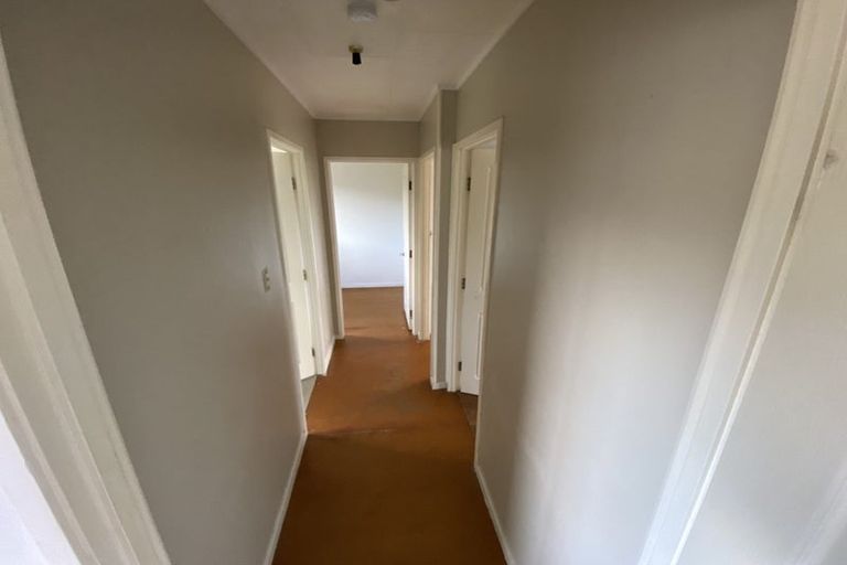 Photo of property in 14 Balwyn Place, Clendon Park, Auckland, 2103