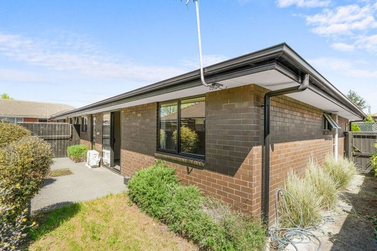 Photo of property in 1/137 Maidstone Road, Ilam, Christchurch, 8041