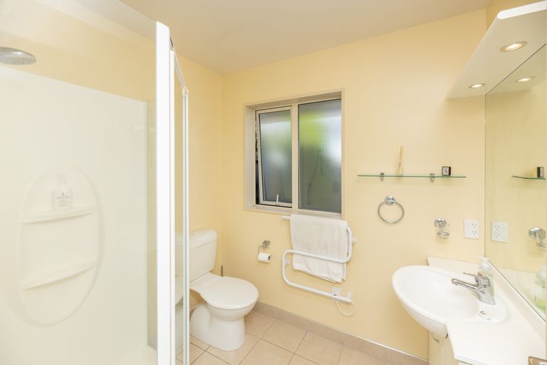 Photo of property in 10 Harrys Way, Redwood, Christchurch, 8051