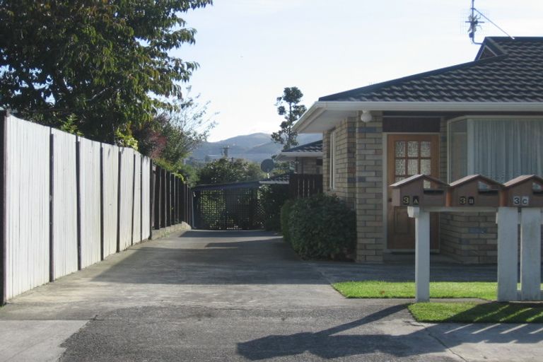 Photo of property in 3/3 Kennedy Grove, Stokes Valley, Lower Hutt, 5019