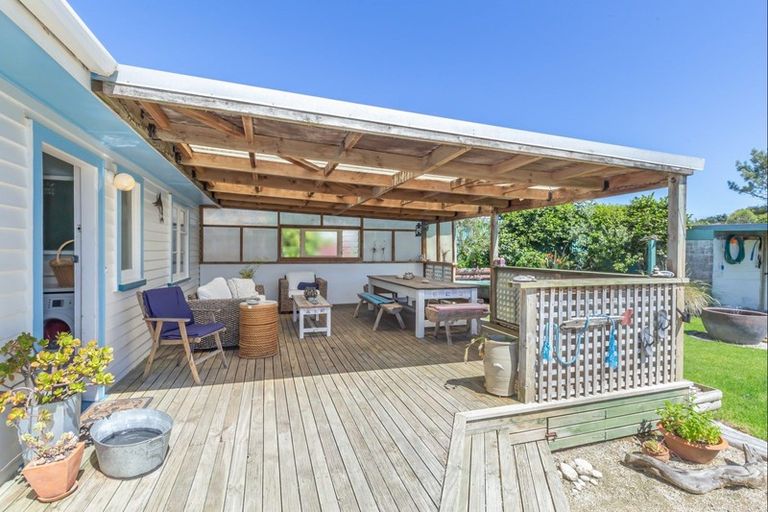 Photo of property in 78 Koputara Road, Himatangi Beach, Foxton, 4891
