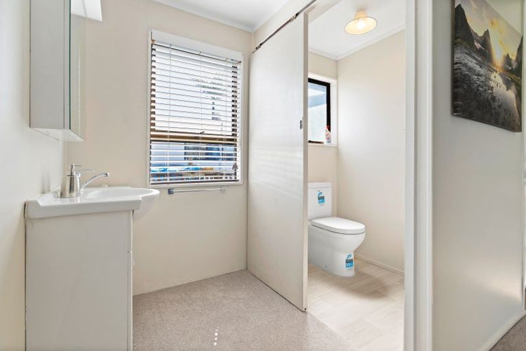 Photo of property in 1 Shearwater Street, One Tree Point, 0118