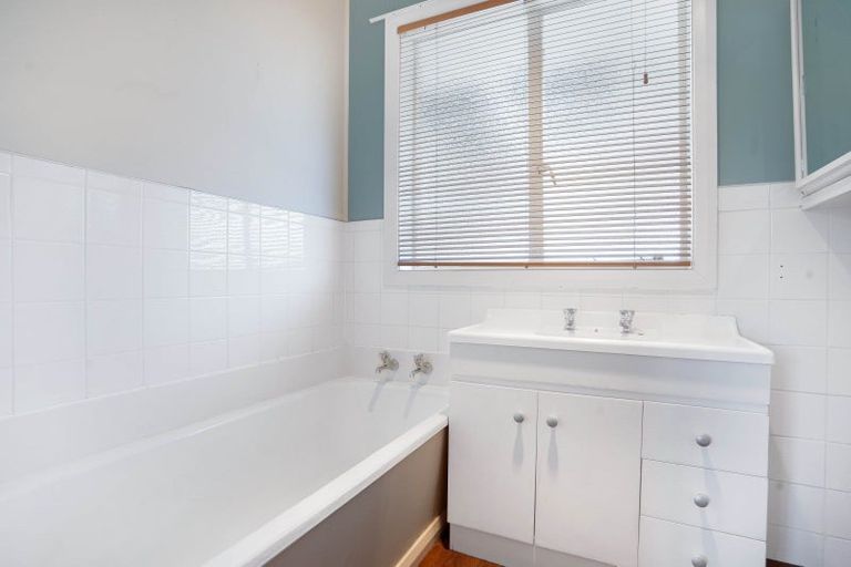 Photo of property in 118 Brandon Street, Featherston, 5710