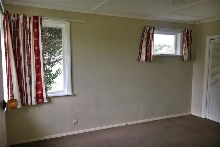 Photo of property in 35 Routley Crescent, Elderslea, Upper Hutt, 5018