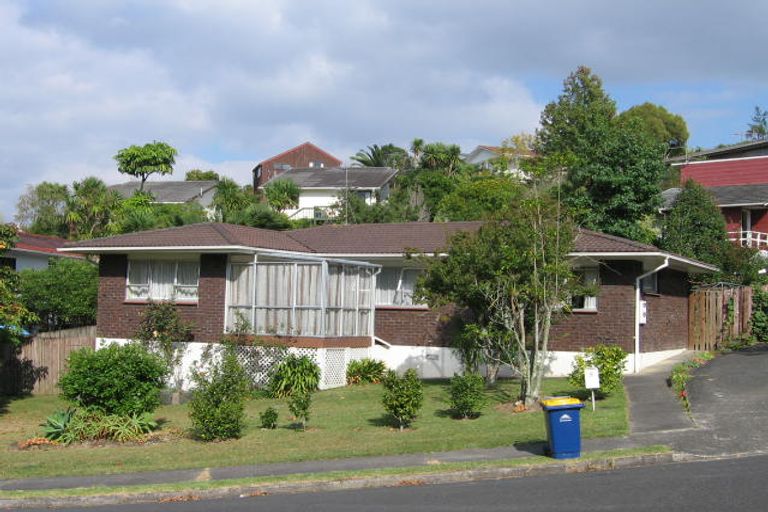 Photo of property in 8 Newstead Avenue, Browns Bay, Auckland, 0632