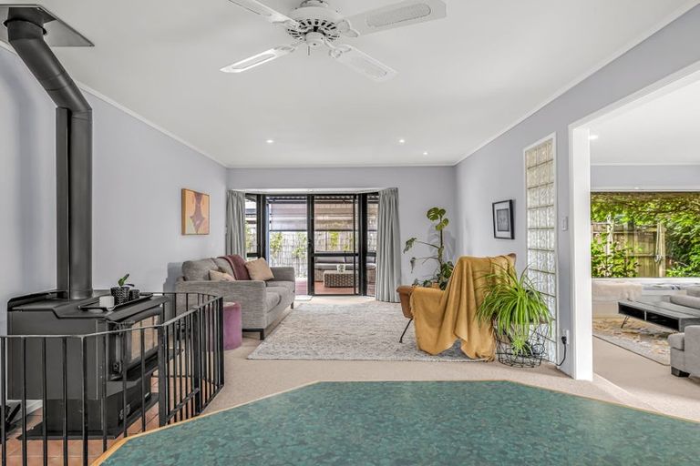 Photo of property in 46 Carter Drive, Pomare, Rotorua, 3015