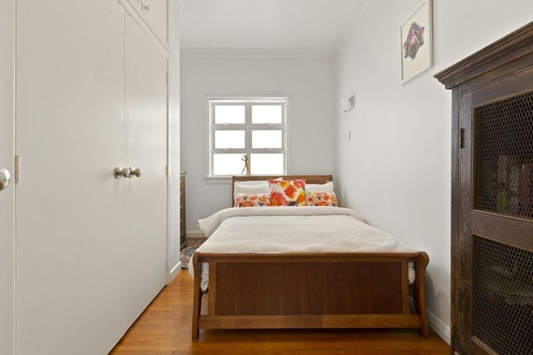 Photo of property in 1/15 Sylvan Park Avenue, Milford, Auckland, 0620