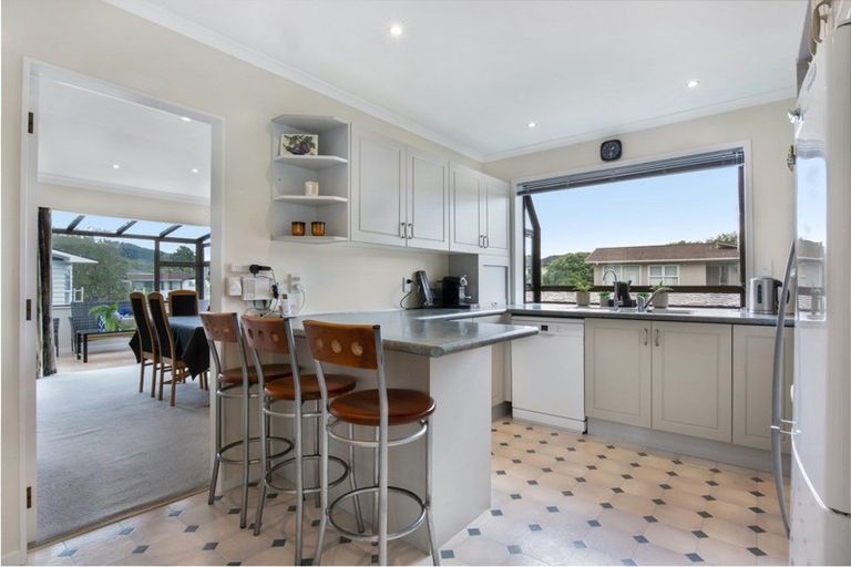 Photo of property in 87 Oriel Avenue, Tawa, Wellington, 5028