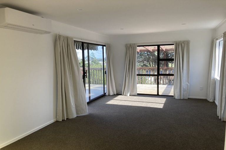 Photo of property in 11 Amerce Place, Highland Park, Auckland, 2010