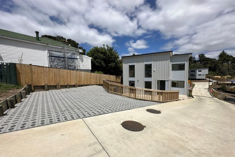 Photo of property in 60 Tiri Tiri Road, Birkdale, Auckland, 0626