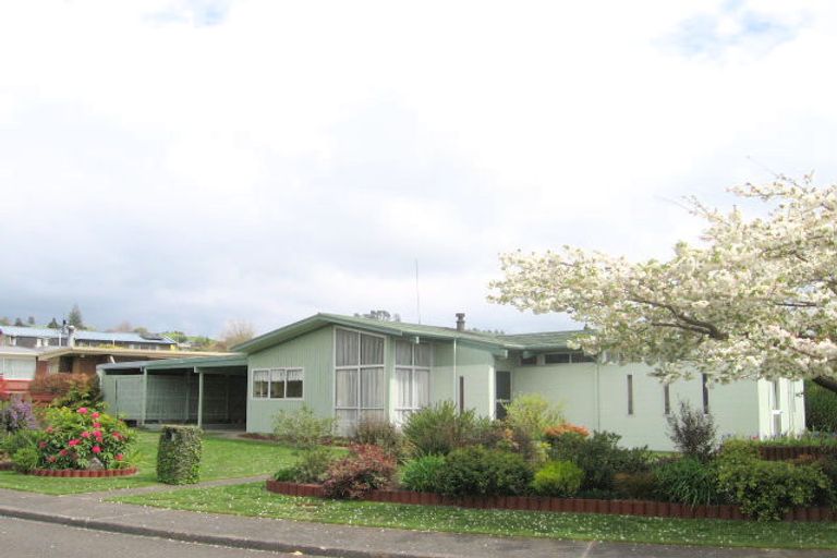 Photo of property in 5 Hapi Street, Pomare, Rotorua, 3015