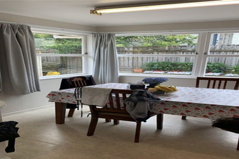 Photo of property in 7 Segedin Place, Glenfield, Auckland, 0629